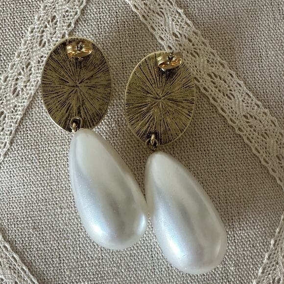 Anthropologie Pearl Drop Earrings - Picture 5 of 5